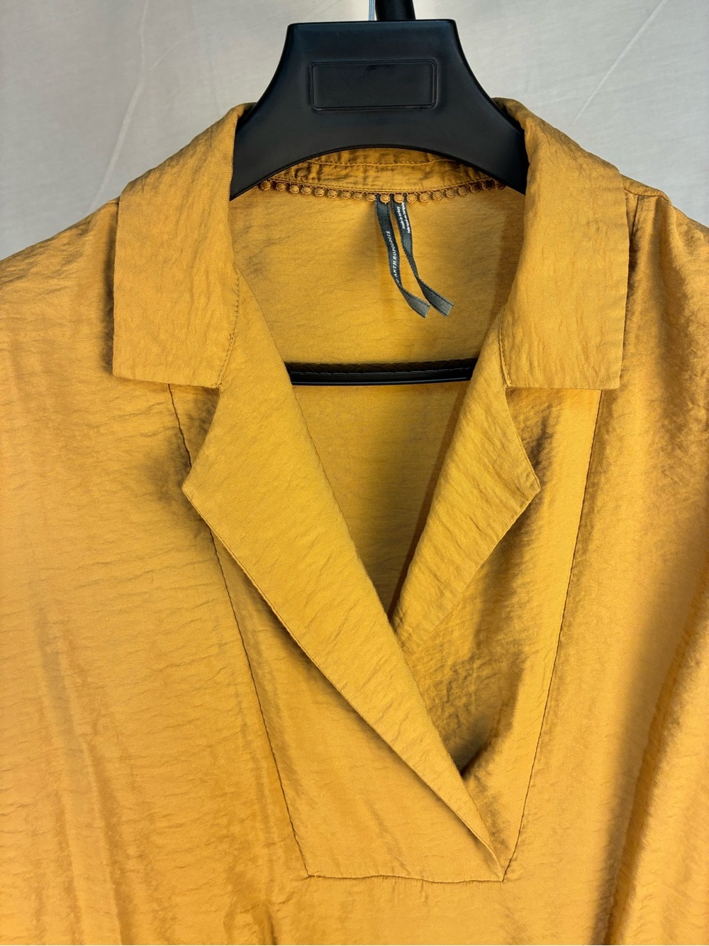 Anthropologie Textured Relaxed Collar Blouse Golden XL - Picture 4 of 8